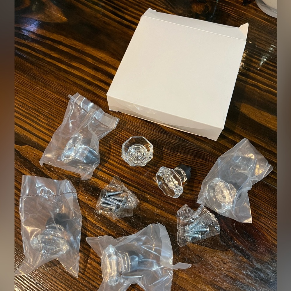 6 Glass cabinet knobs